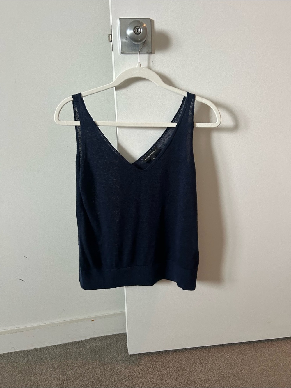Banana Republic Women’s V Neck Tank